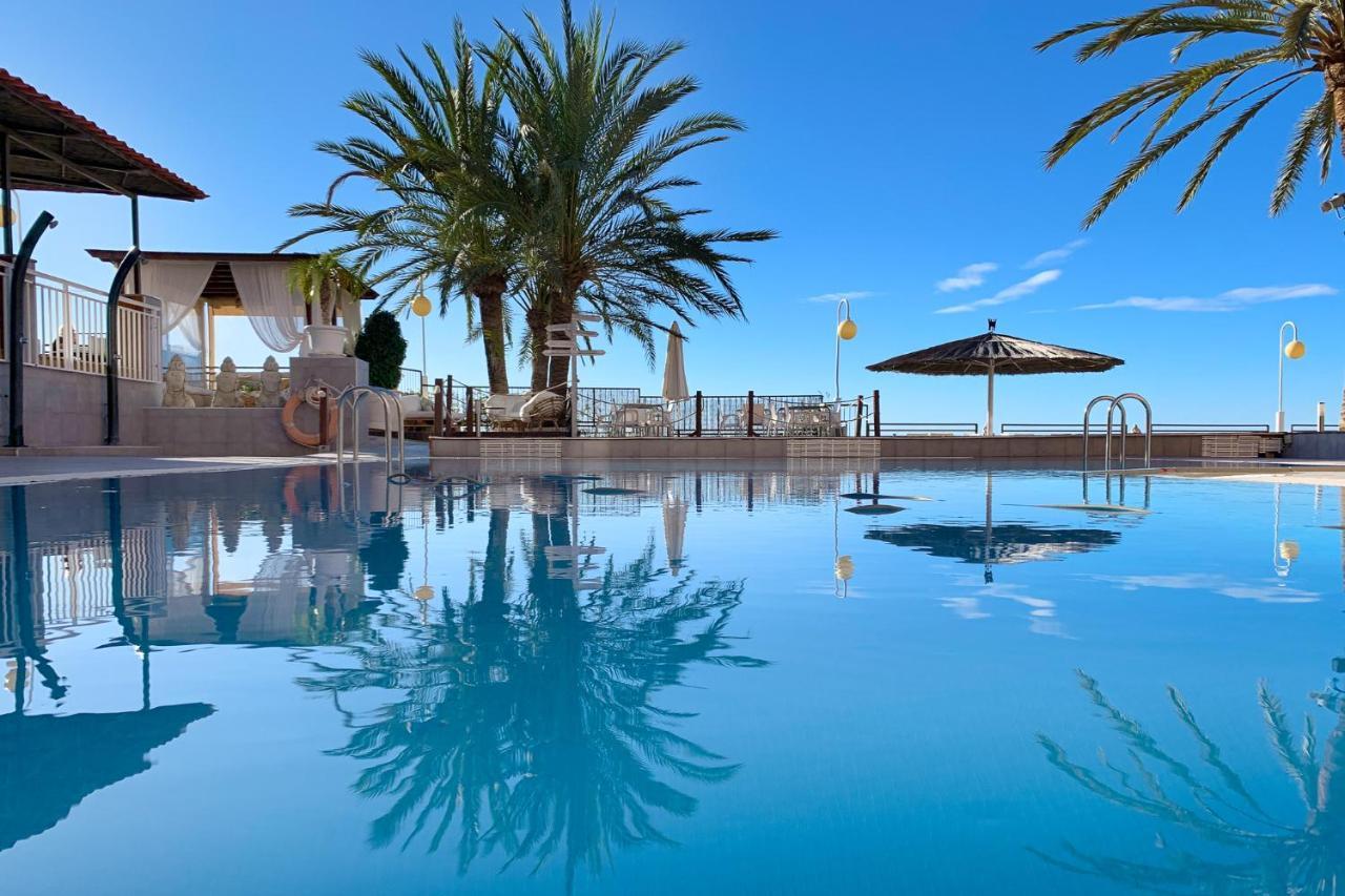 Ramada Resort By Wyndham Puerto De Mazarron Exterior photo
